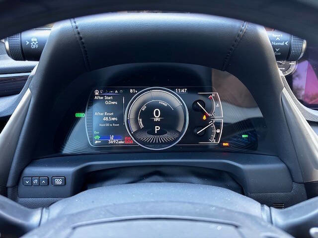 Used 2021 Lexus ES 300h w/ Premium Package image 14