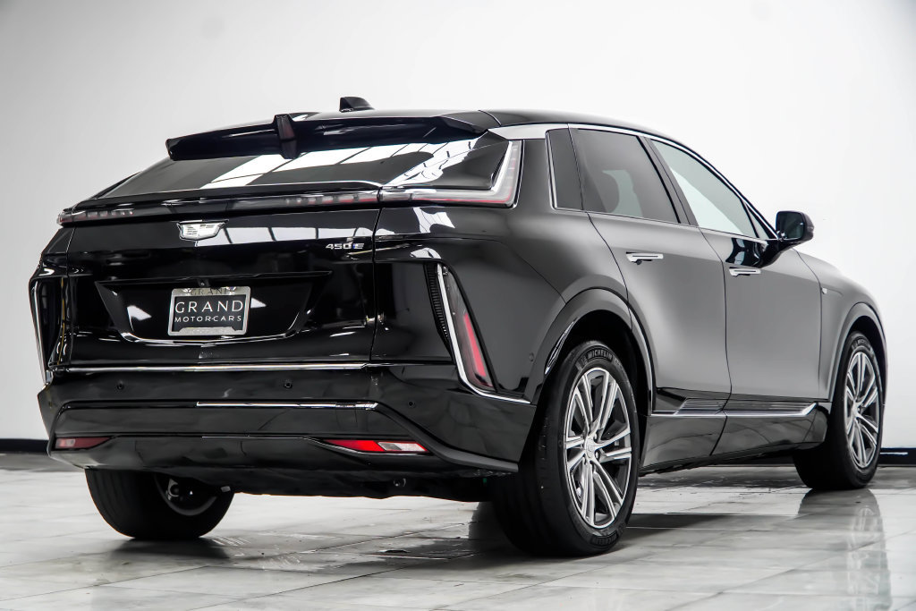 Used 2024 Cadillac Lyriq Luxury RWD image 16