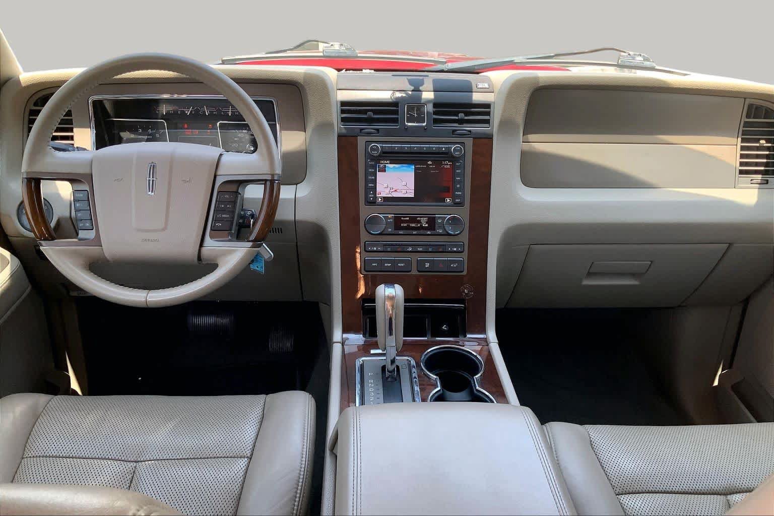 Used 2013 Lincoln Navigator 2WD w/ HD Trailer Tow Pkg image 15