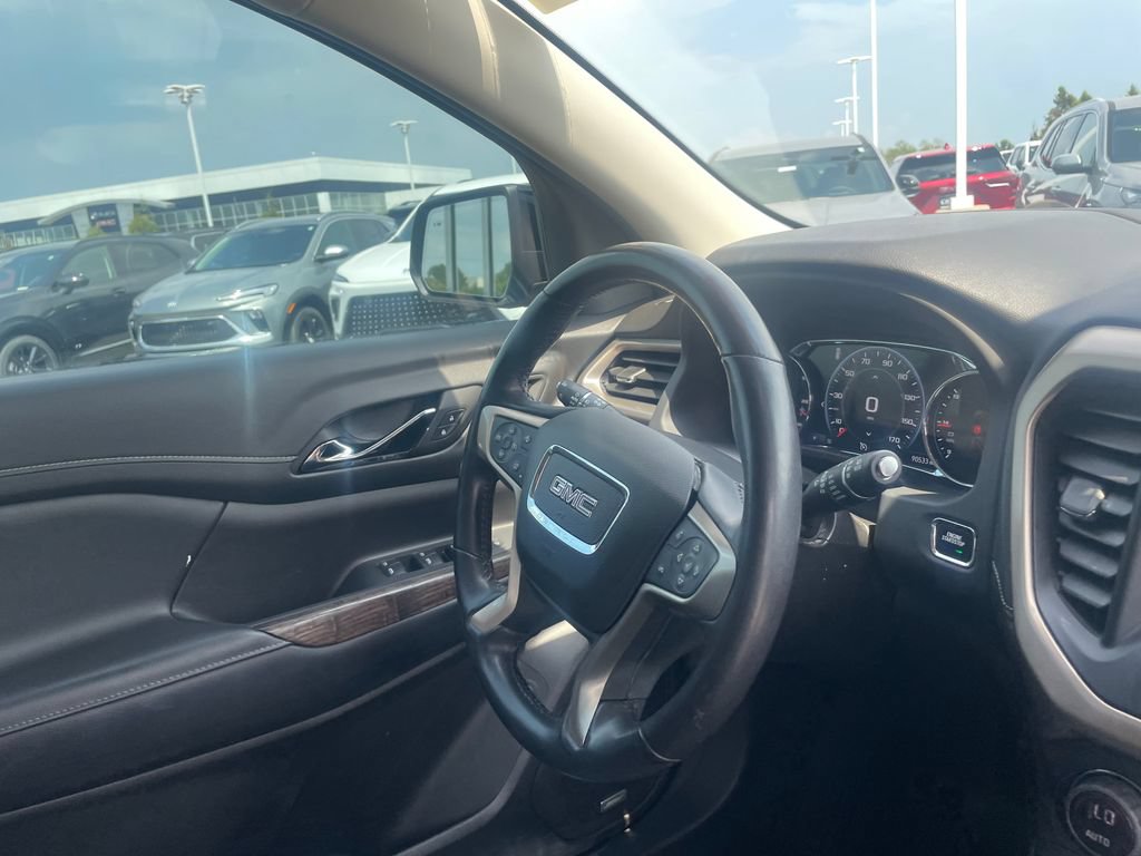 Used 2022 GMC Acadia Denali w/ Denali Ultimate Package FWD image 26