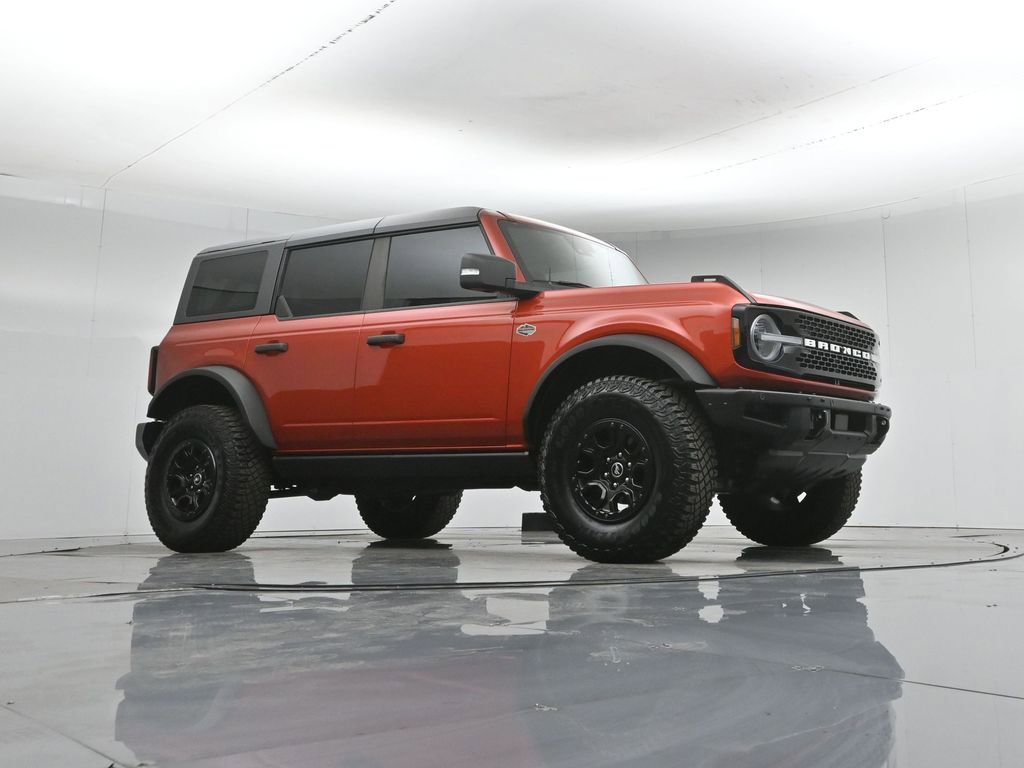 Used 2023 Ford Bronco Wildtrak image 3