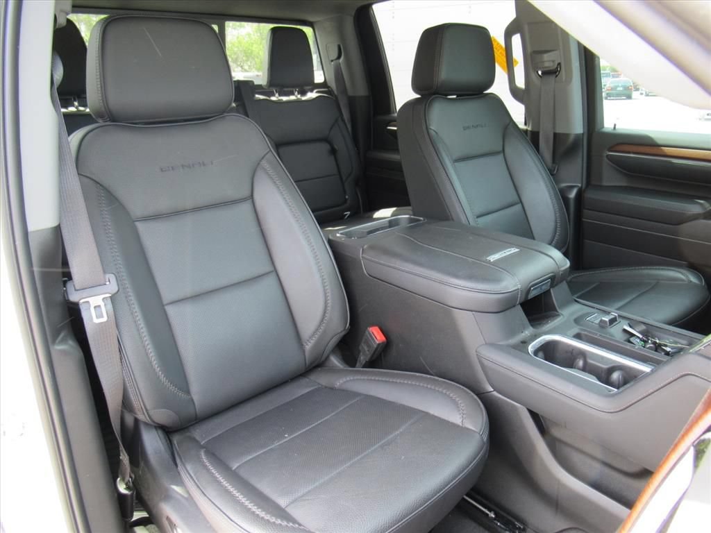 Used 2024 GMC Sierra 2500 Denali w/ Denali Reserve Package AWD/4WD image 9