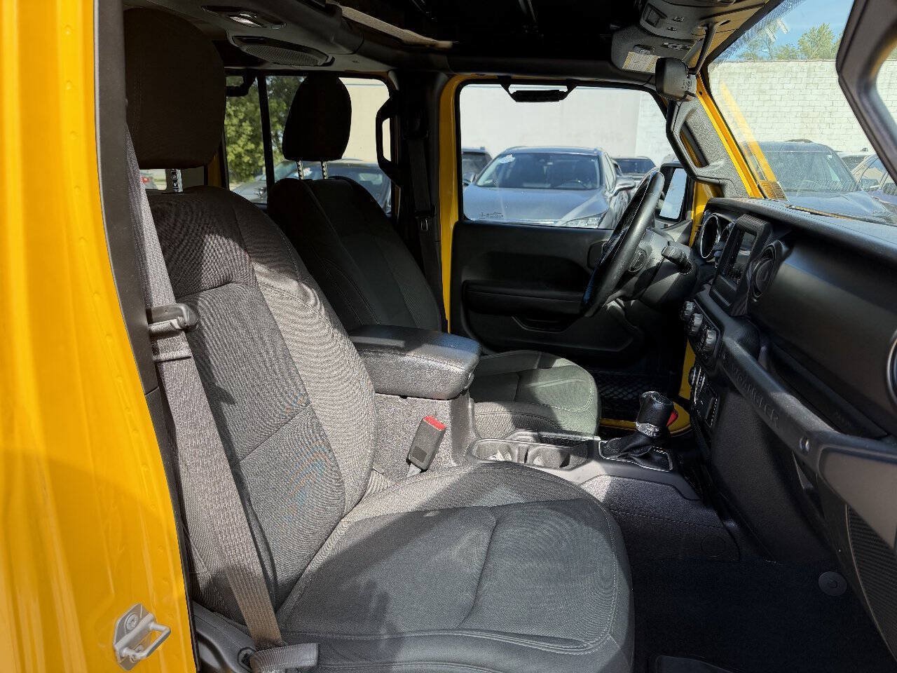Used 2018 Jeep Wrangler Unlimited Sport S AWD/4WD image 11