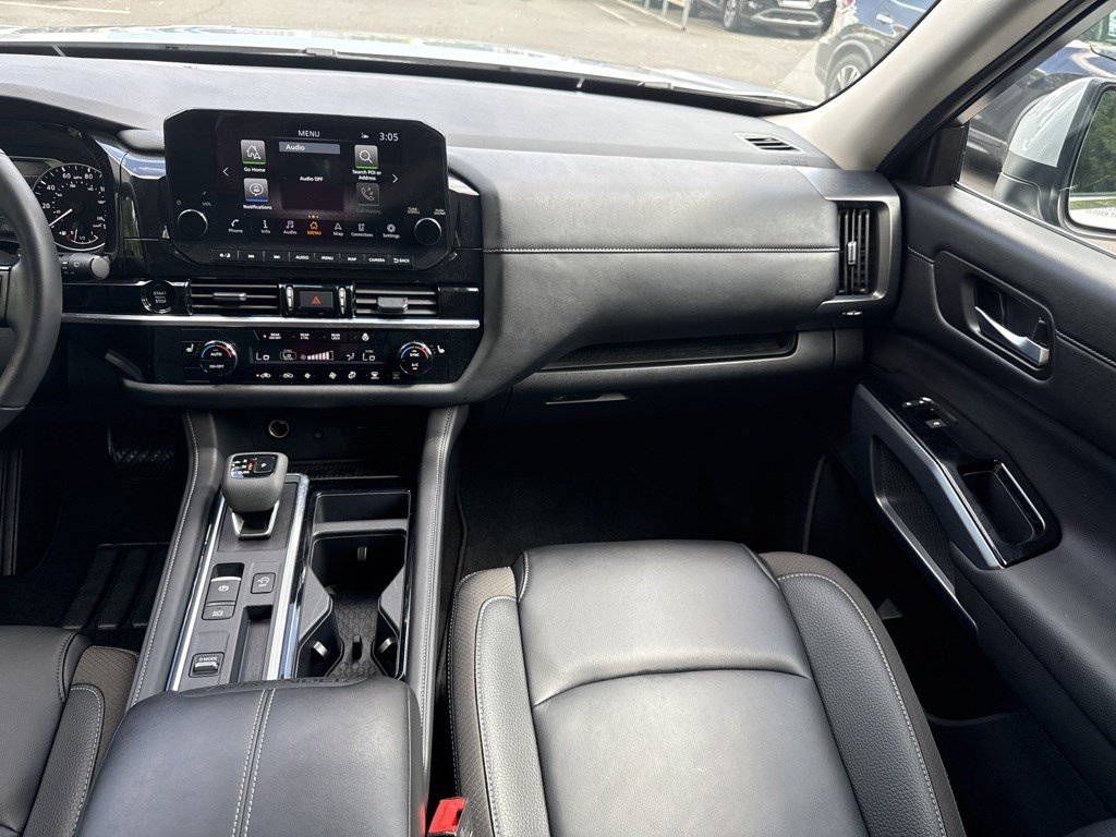 Used 2025 Nissan Pathfinder SL w/ Black Appearance Package FWD image 30