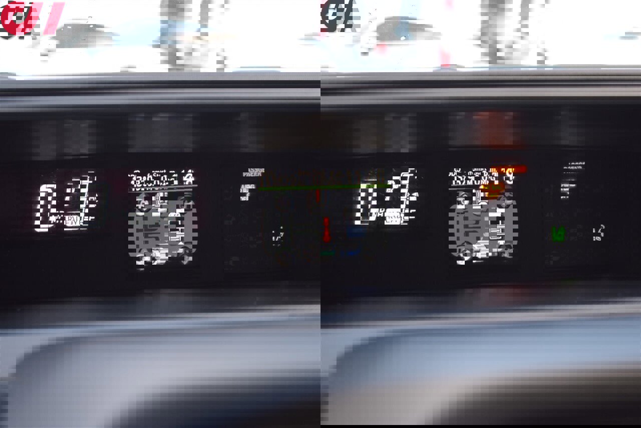 Used 2017 Toyota Prius C One image 17