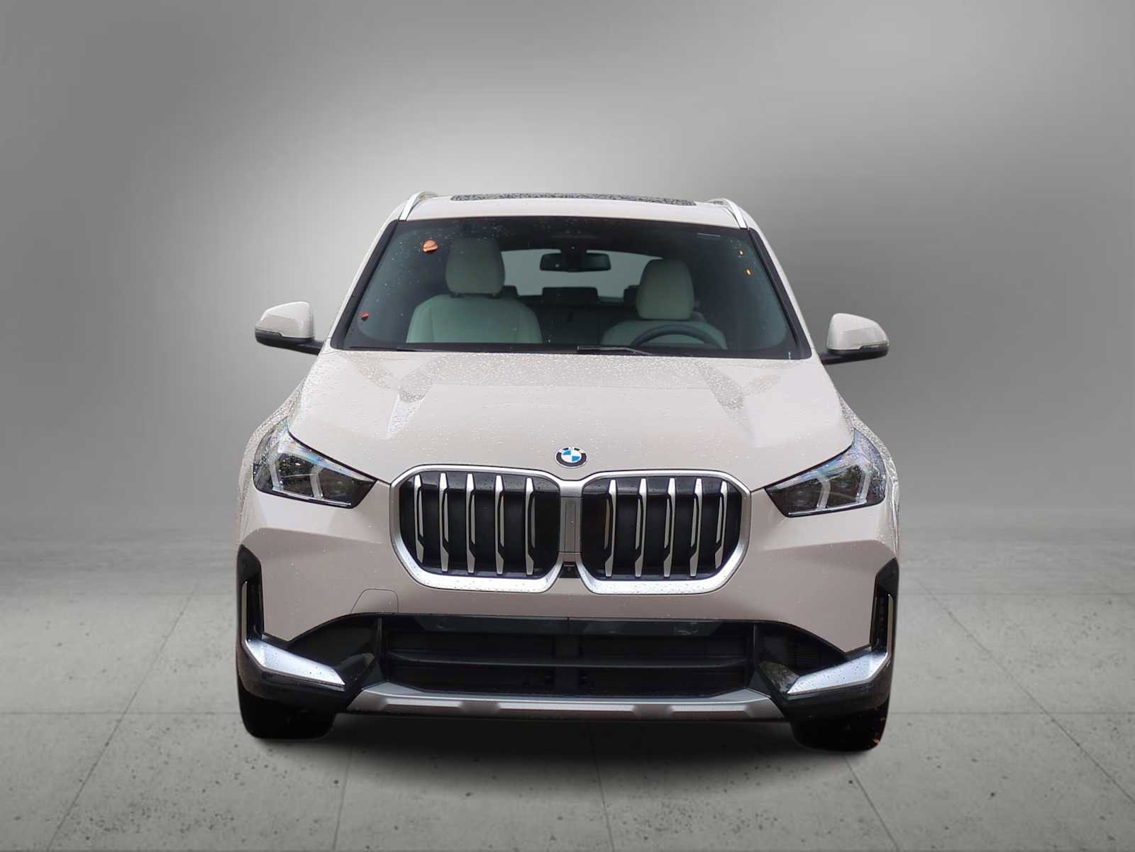 Used 2026 BMW X1 xDrive28i w/ Technology Package image 3