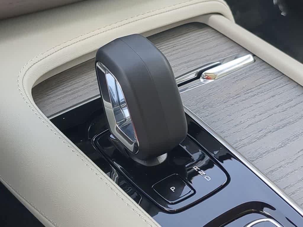 Certified 2024 Volvo XC90 T8 Plus w/ Protection Package Premier AWD/4WD image 30