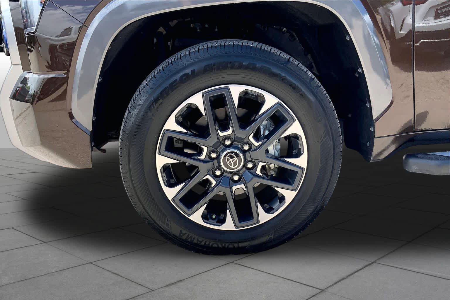 Used 2023 Toyota Tundra Limited AWD/4WD image 11