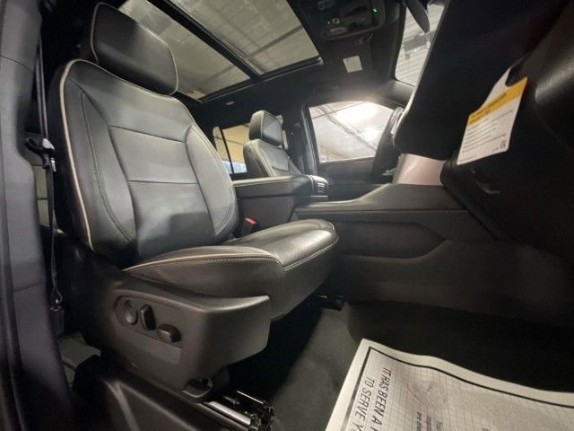 Used 2023 Chevrolet Suburban Premier image 21