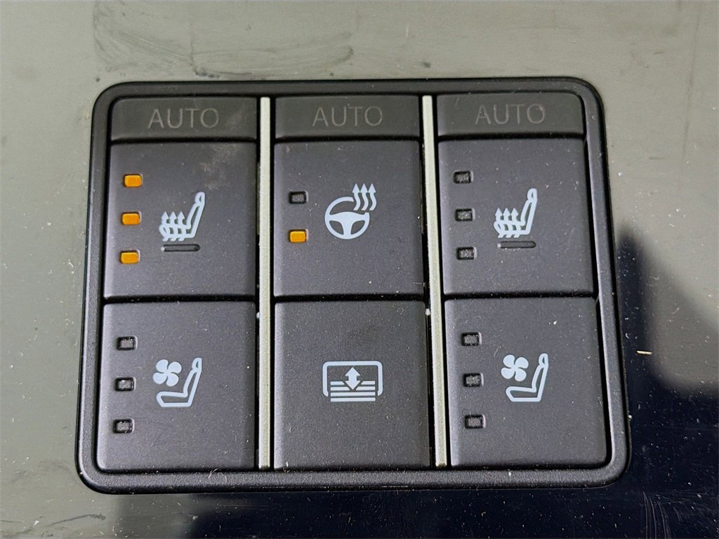 Used 2024 Lexus LS 500 F Sport image 23