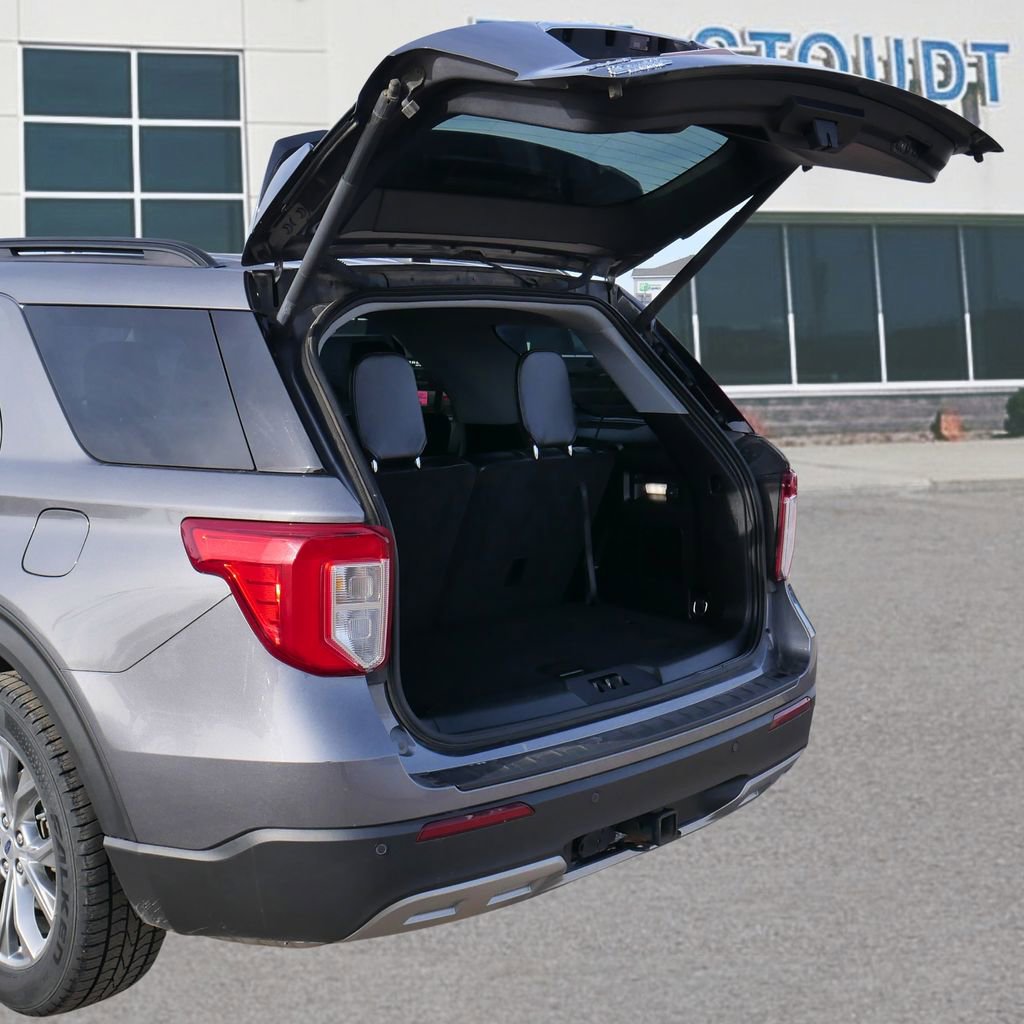 Used 2021 Ford Explorer XLT w/ Equipment Group 202A image 19