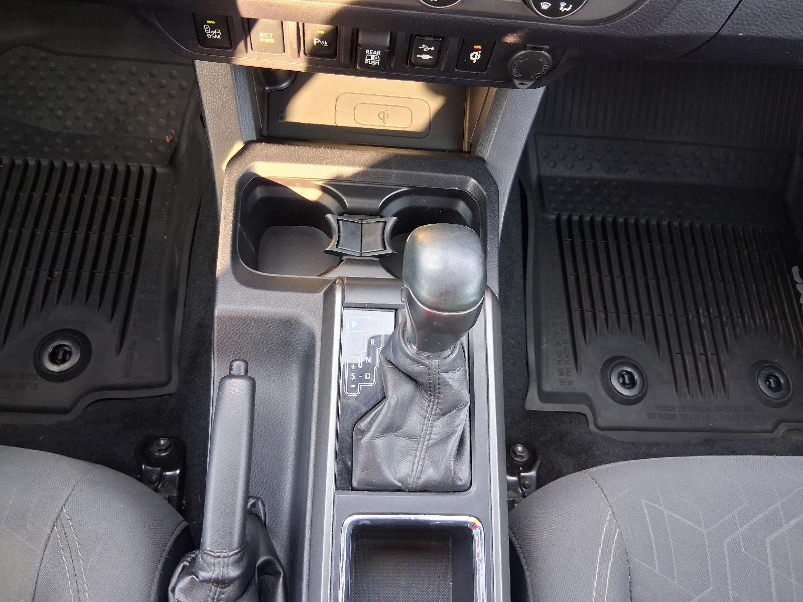 Used 2019 Toyota Tacoma TRD Off-Road w/ Technology Package AWD/4WD image 28