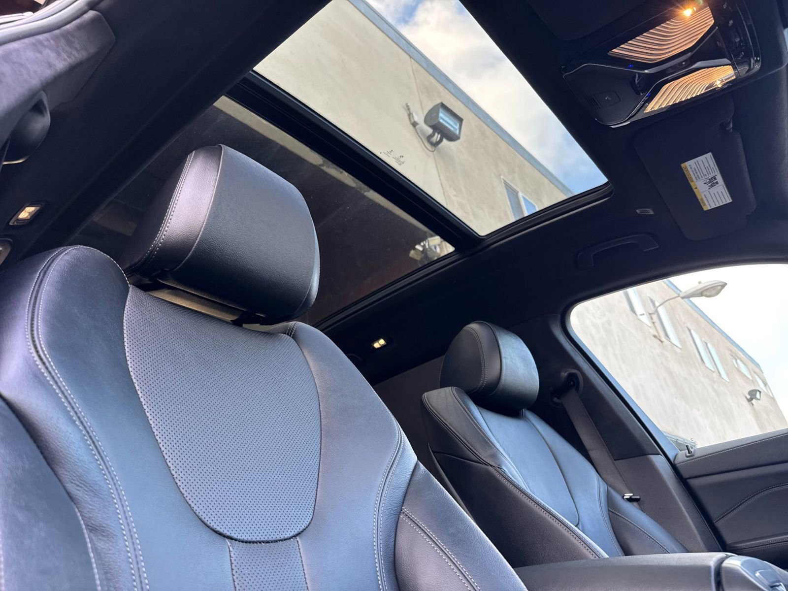 Used 2021 BMW X7 xDrive40i w/ Premium Package image 19