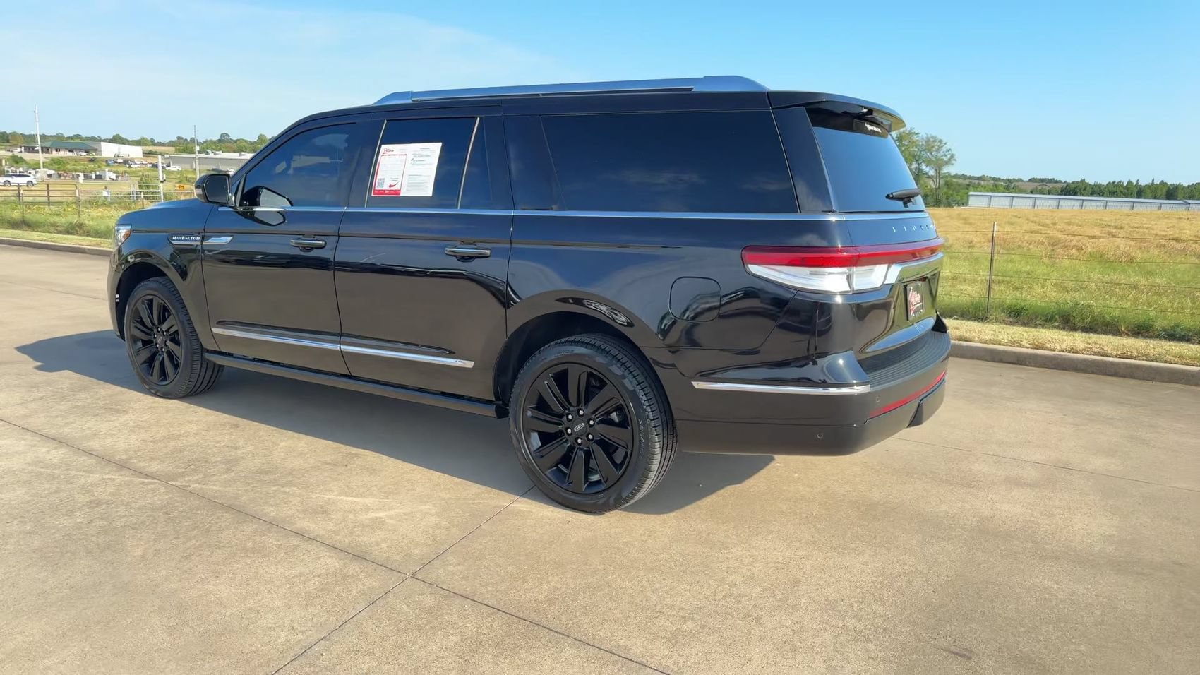 Used 2024 Lincoln Navigator L Reserve w/ Equipment Group 201A AWD/4WD image 7