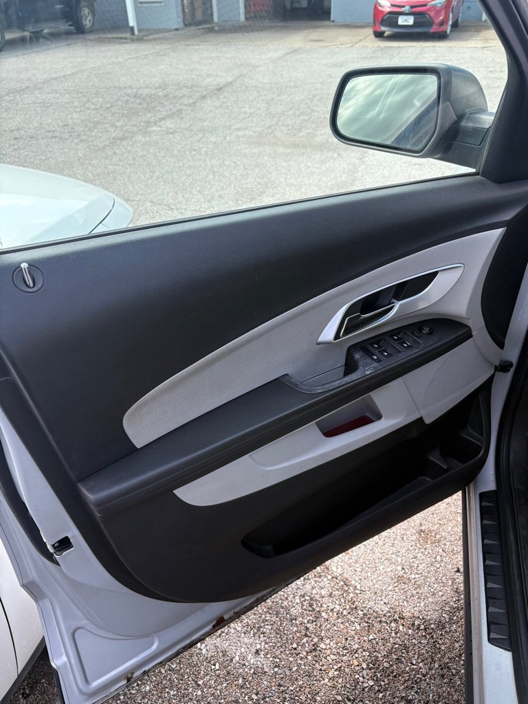 Used 2010 Chevrolet Equinox LS FWD image 10