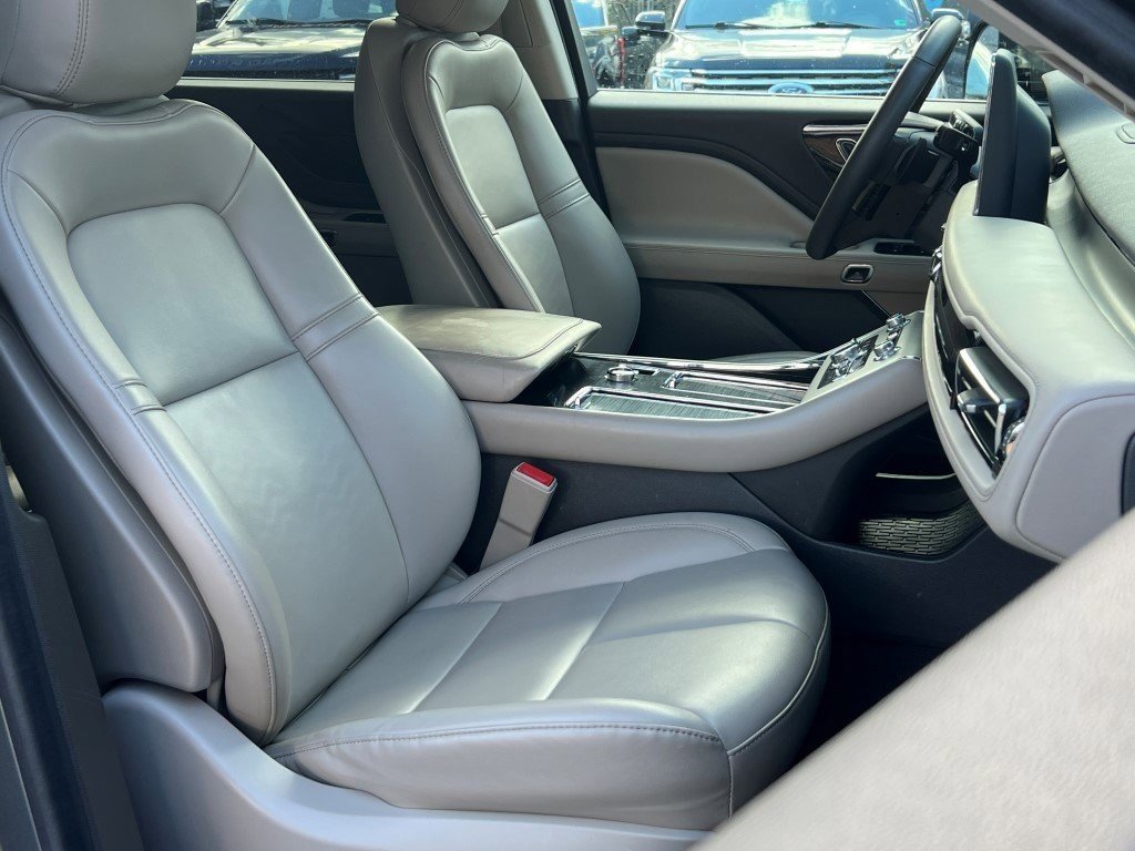 Certified 2023 Lincoln Aviator AWD w/ Elements Package image 12