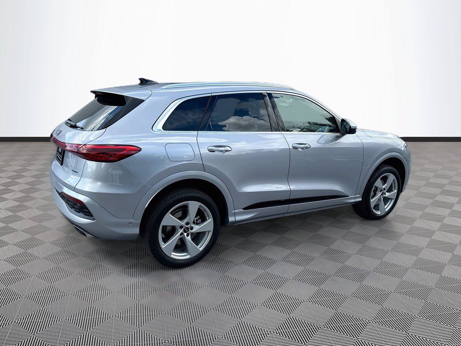 Used 2025 Audi Q5 Premium Plus AWD/4WD image 7