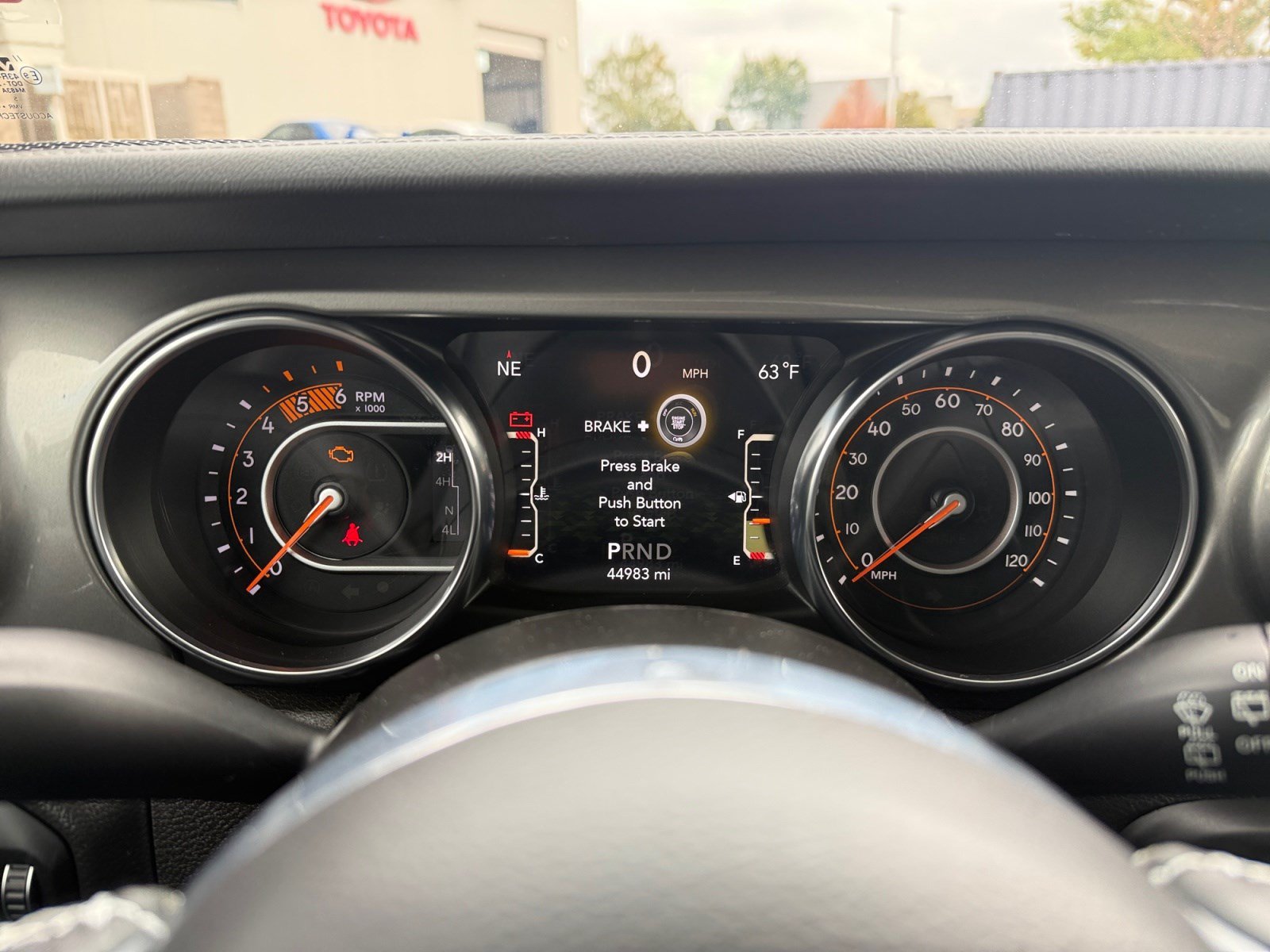 Used 2022 Jeep Wrangler Unlimited Sahara w/ Cold Weather Group AWD/4WD image 16