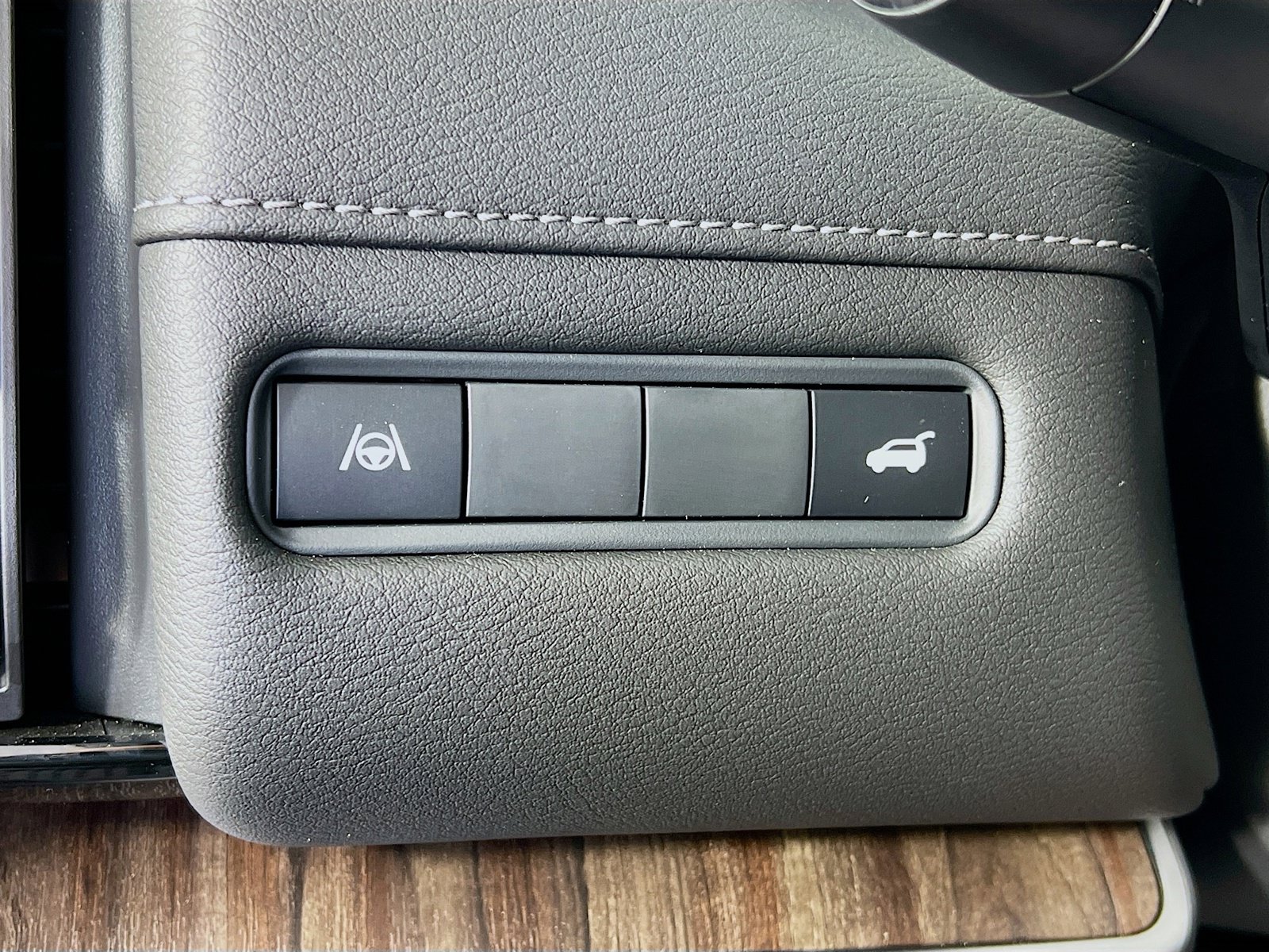 New 2026 Nissan Armada SL w/ Captain's Chari Seat Package AWD/4WD image 14