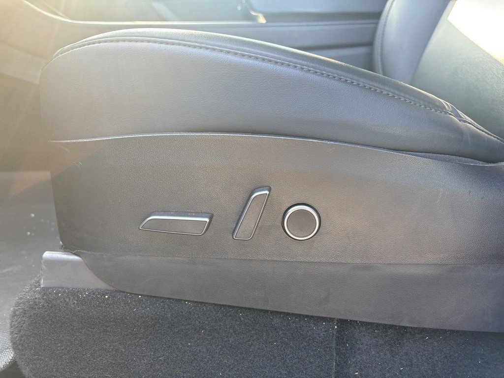 Used 2021 Tesla Model Y Long Range image 8