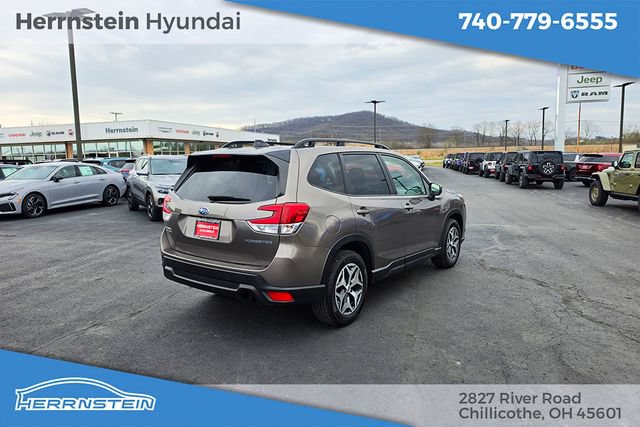 Used 2024 Subaru Forester Premium AWD/4WD image 32