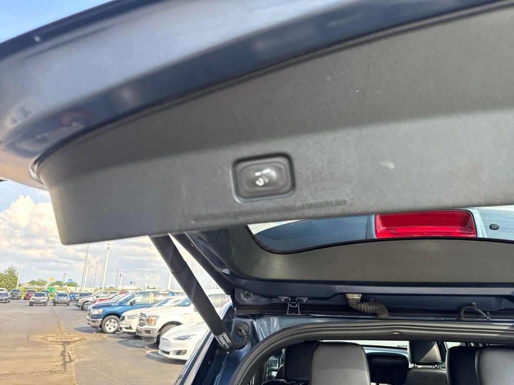 Used 2019 Ford Explorer XLT w/ Equipment Group 202A AWD/4WD image 46