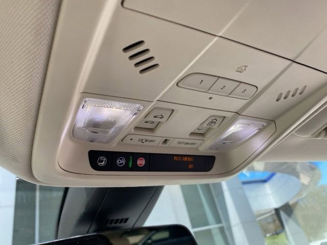 Used 2018 Cadillac XT5 Luxury w/ Driver Awareness Package AWD/4WD image 33