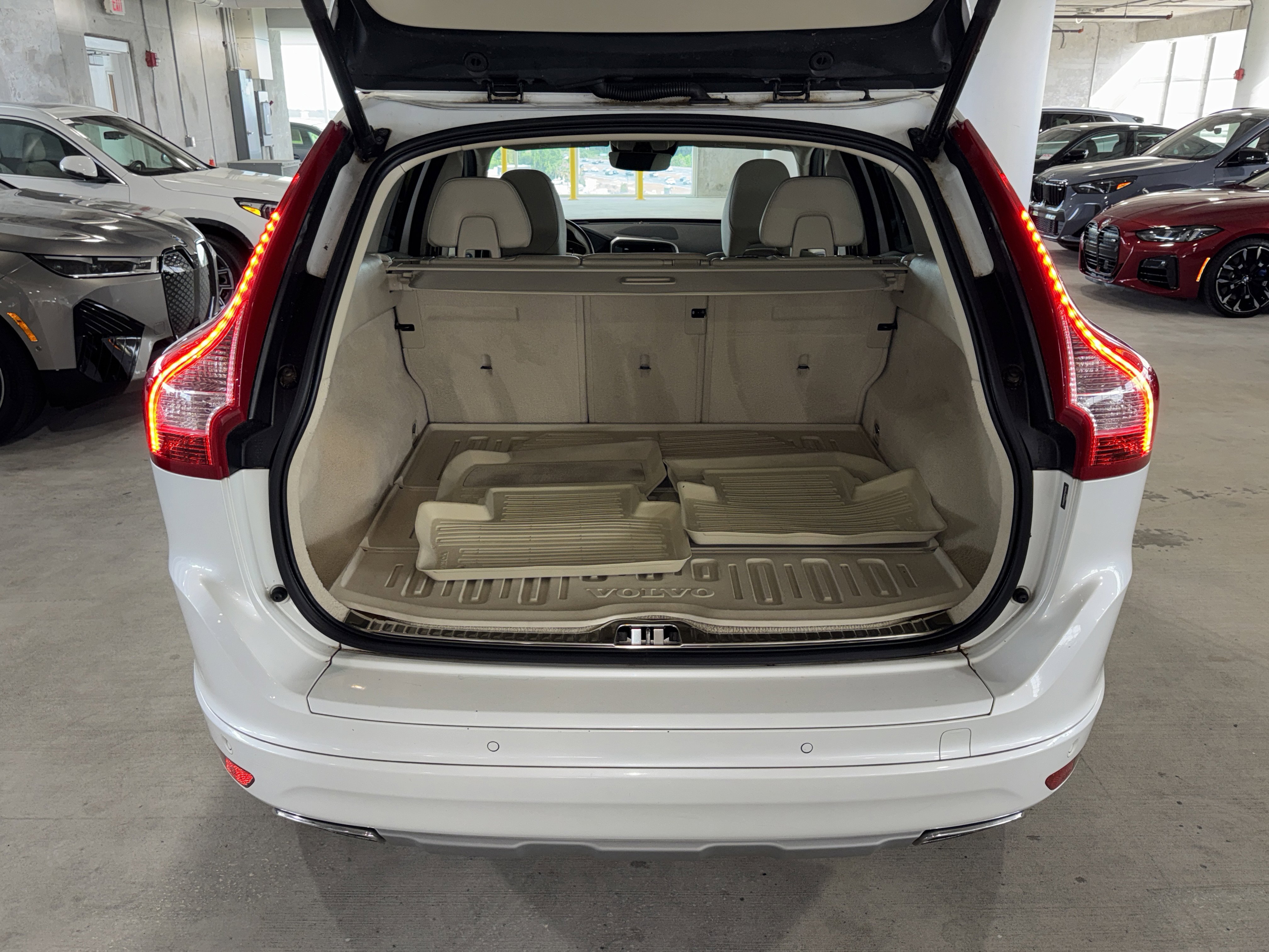 Used 2016 Volvo XC60 T6 Platinum AWD/4WD image 13