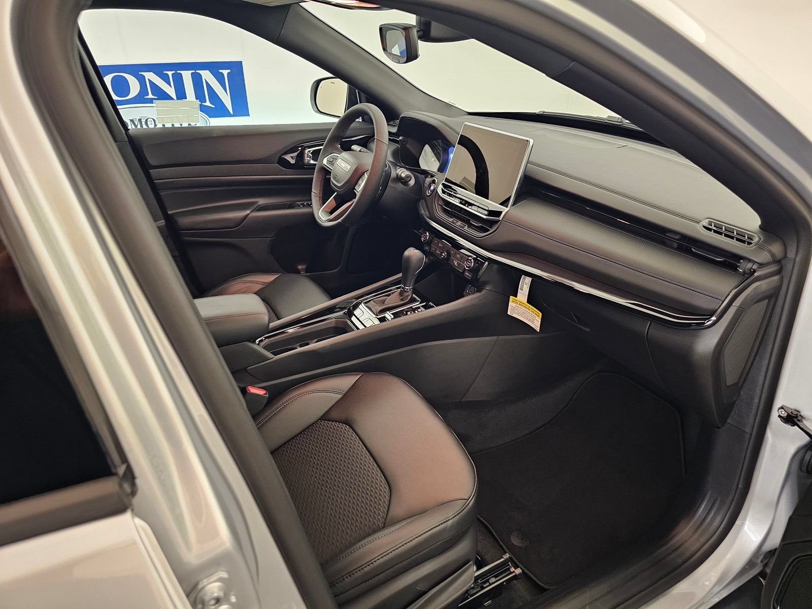 New 2026 Jeep Compass Latitude AWD/4WD image 26