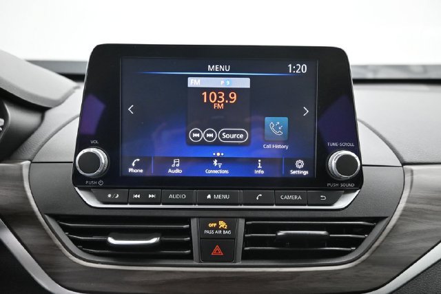 Used 2025 Nissan Altima 2.5 SV FWD image 13