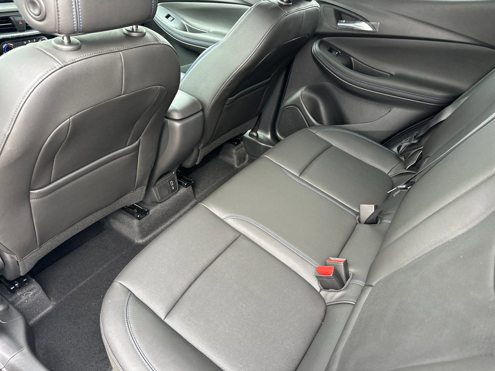 New 2026 Buick Encore GX Sport Touring image 12