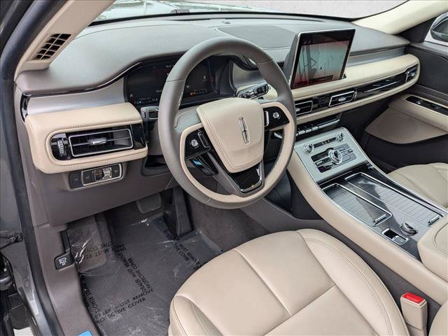 Used 2023 Lincoln Aviator AWD w/ Class IV Trailer Tow Package image 10