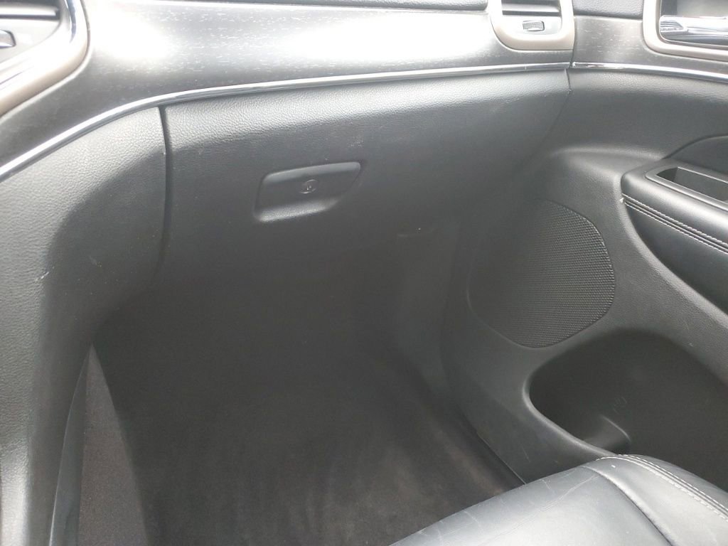 Used 2017 Jeep Grand Cherokee Limited image 20