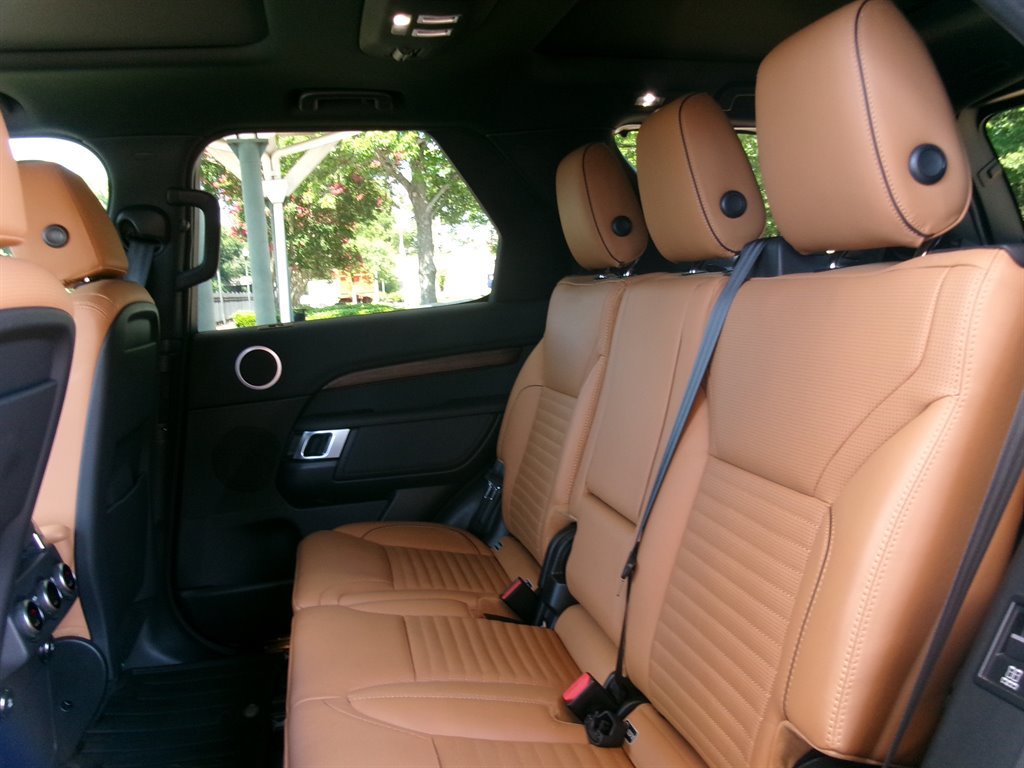 Used 2020 Land Rover Discovery HSE AWD/4WD image 37