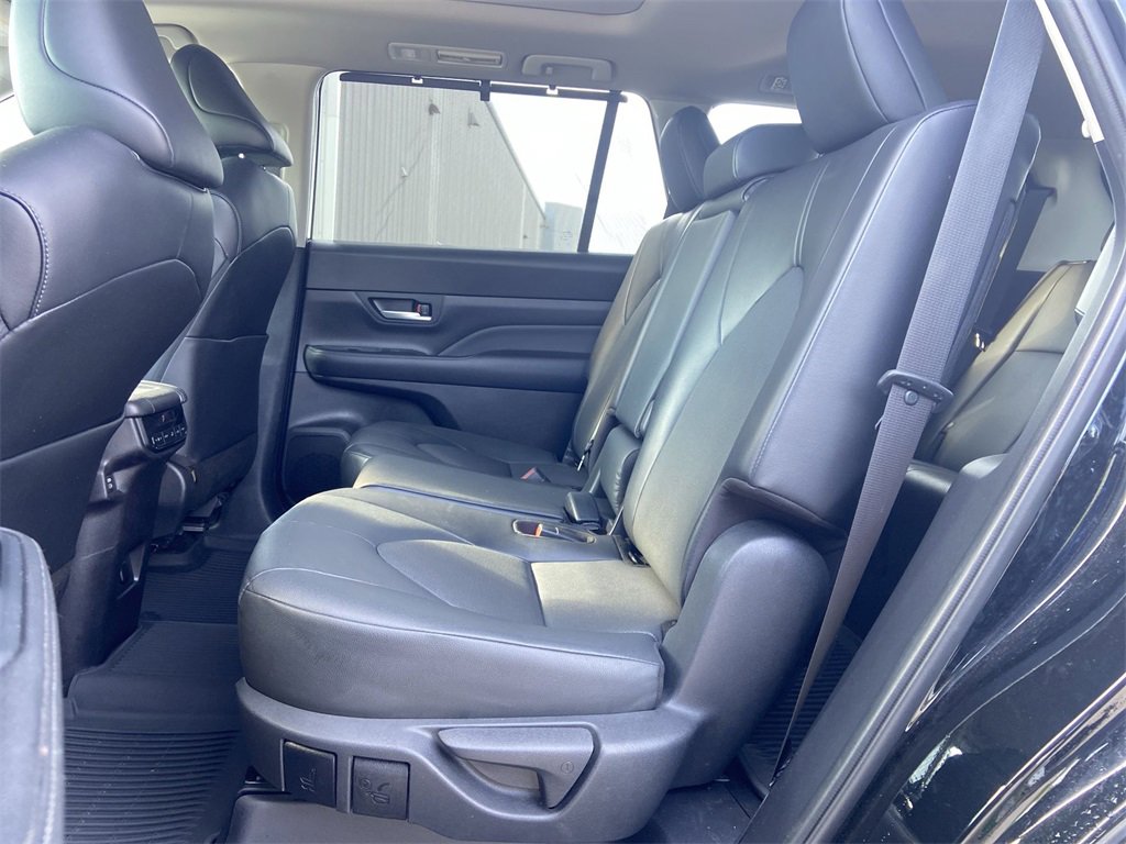 Used 2024 Toyota Grand Highlander XLE image 25