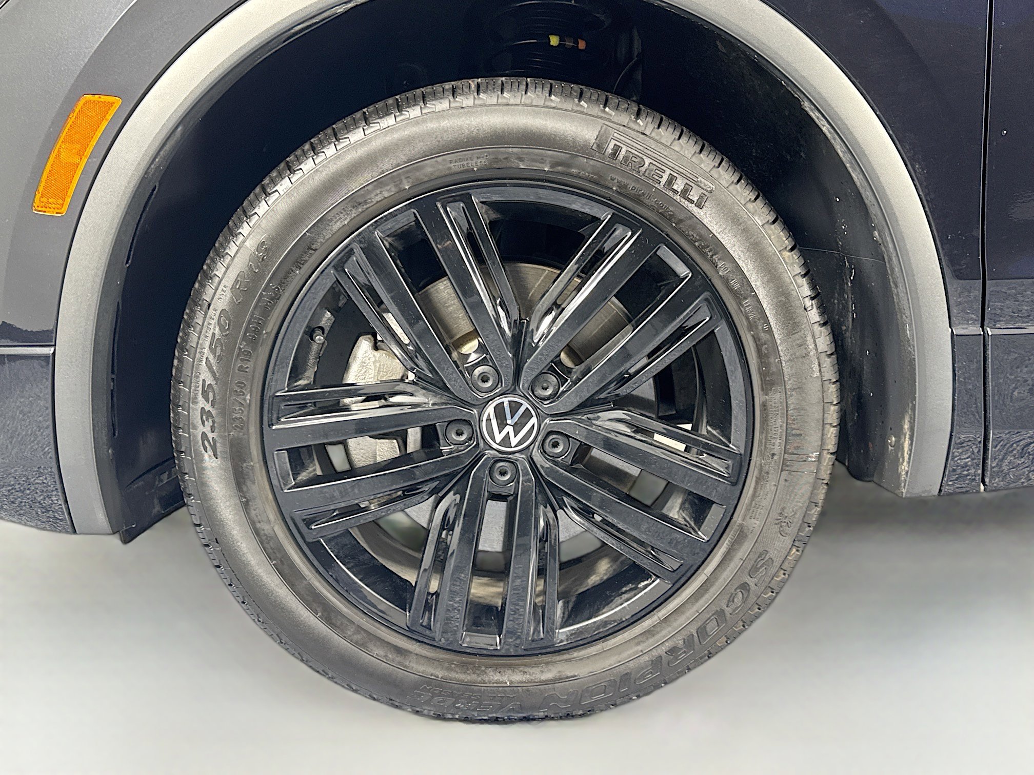 Used 2022 Volkswagen Tiguan SE R-Line image 31