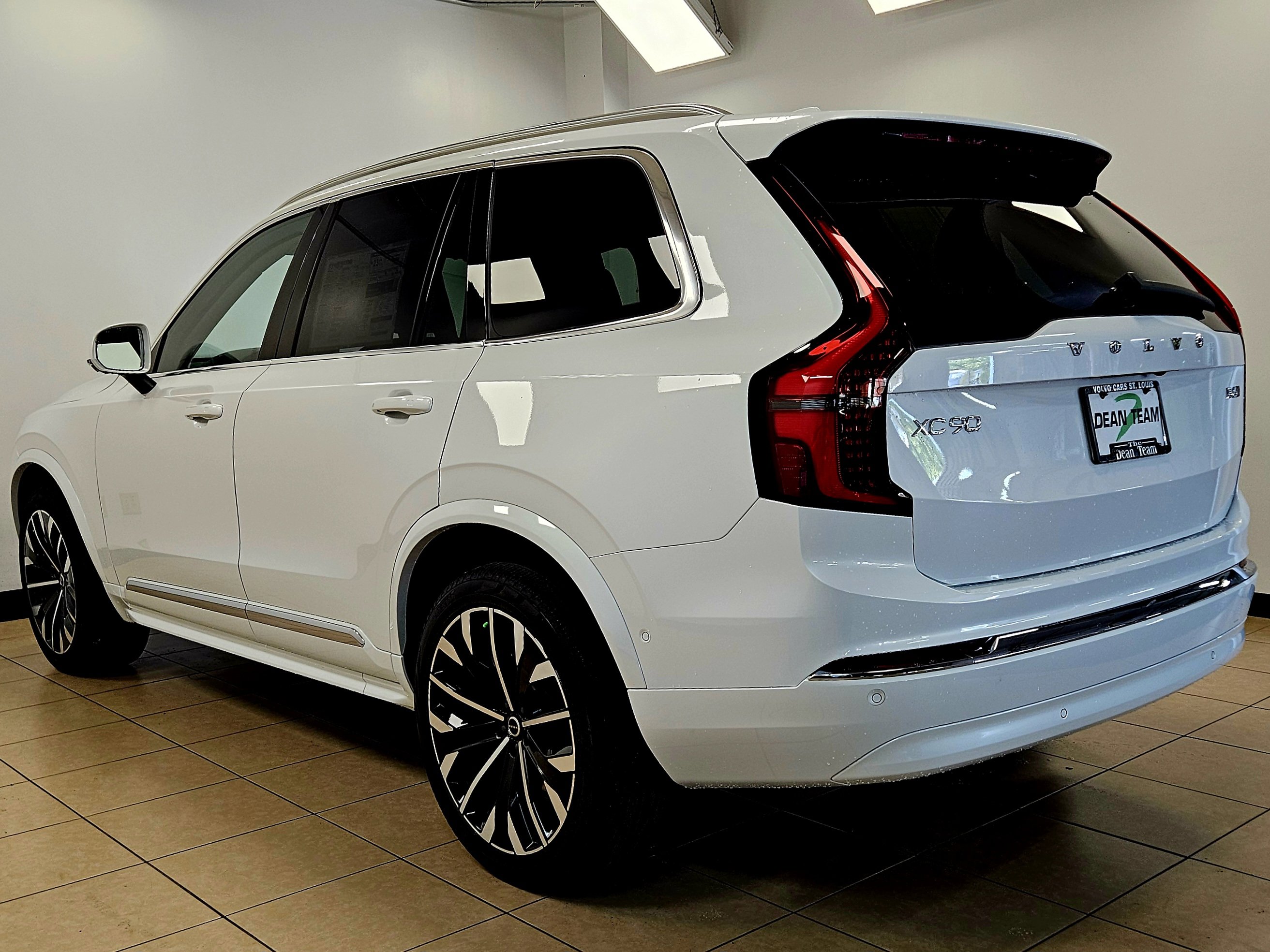 New 2026 Volvo XC90 B6 Plus w/ Protection Package image 6