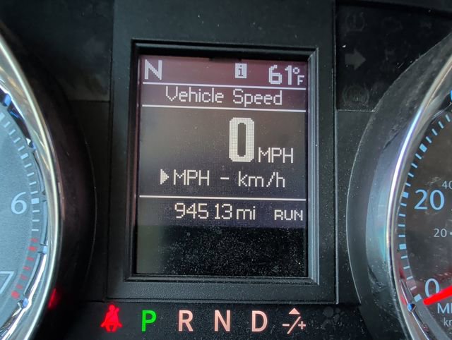 Used 2016 Chrysler Town & Country Touring-L FWD image 21