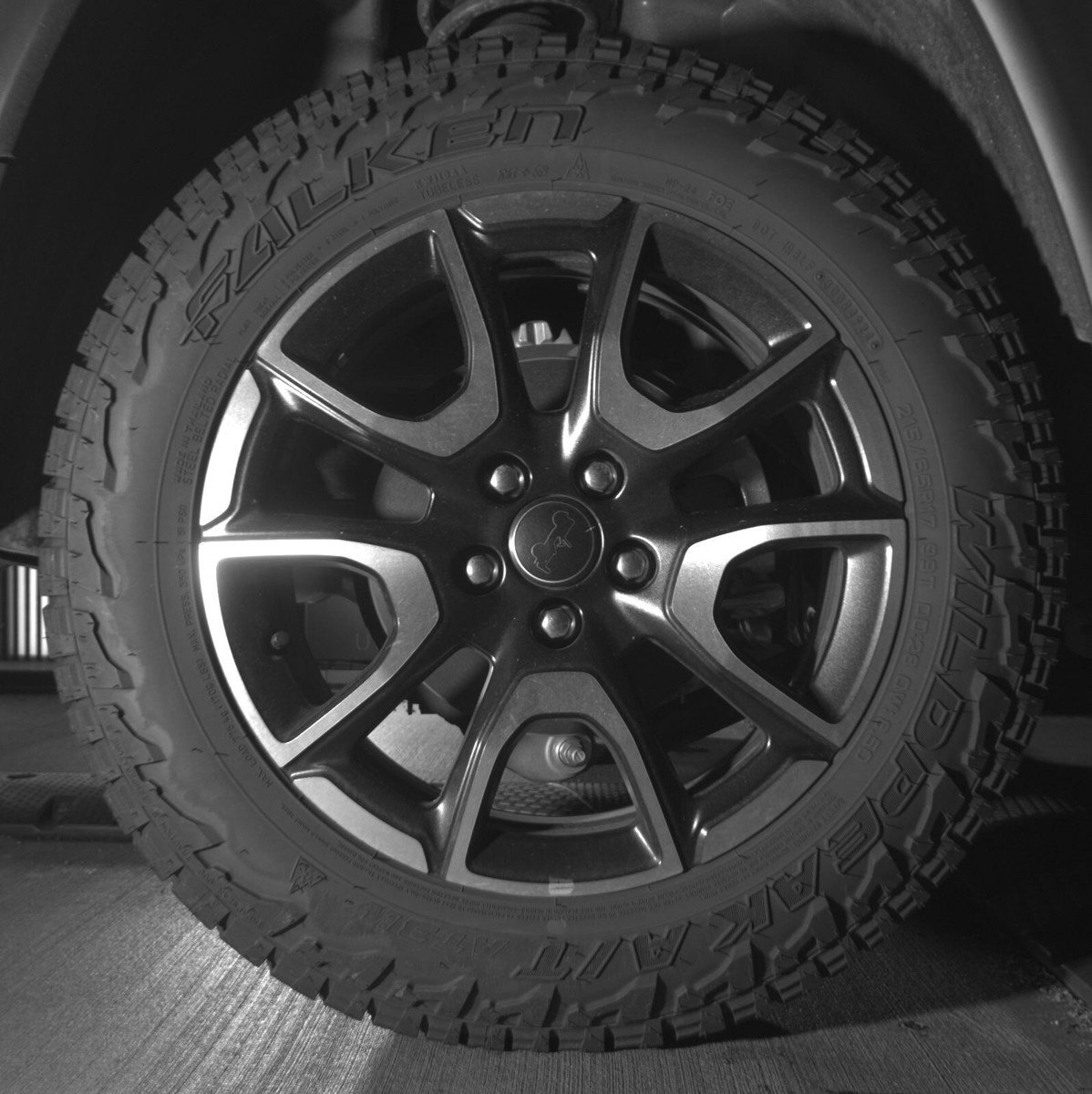 Used 2025 Jeep Compass Trailhawk image 12