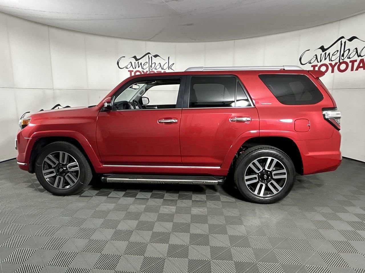 Used 2023 Toyota 4Runner Limited image 4