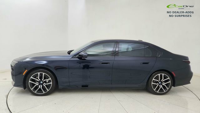 Used 2024 BMW i7 xDrive60 AWD/4WD image 3