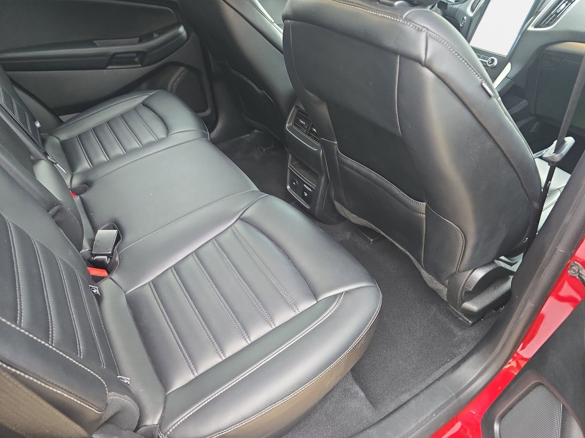 Used 2024 Ford Edge SEL w/ Convenience Package AWD/4WD image 11