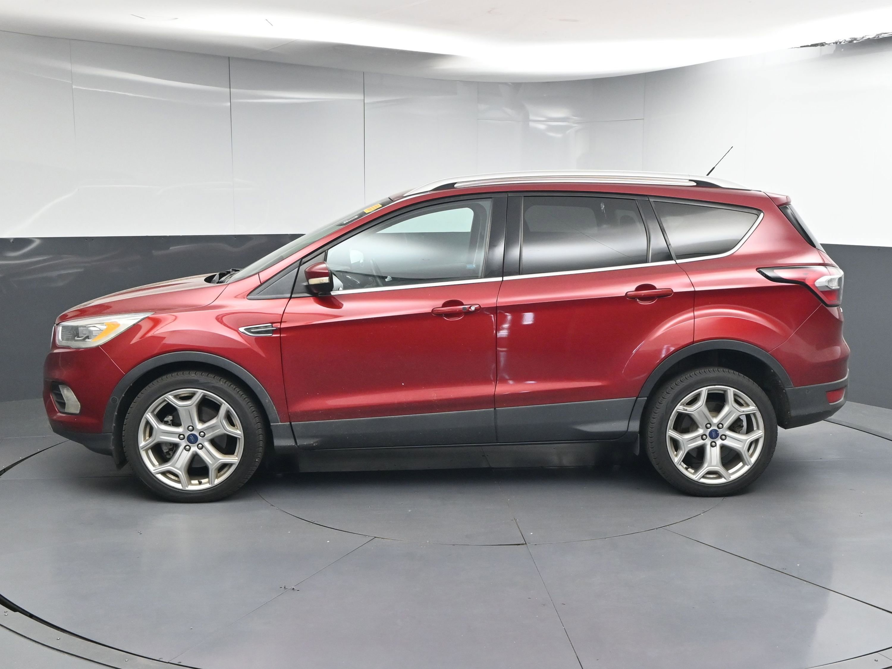 Used 2017 Ford Escape Titanium w/ Equipment Group 301A image 5