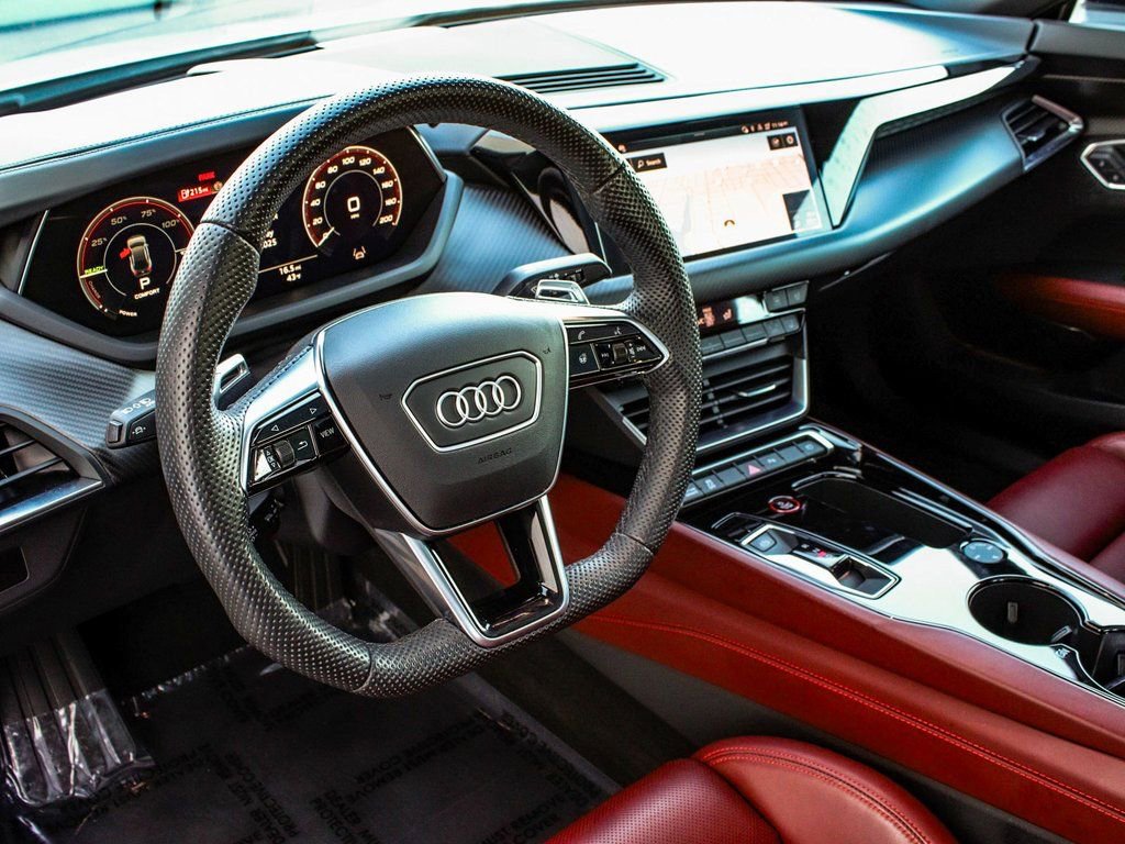 Used 2024 Audi e-tron GT Premium Plus image 15