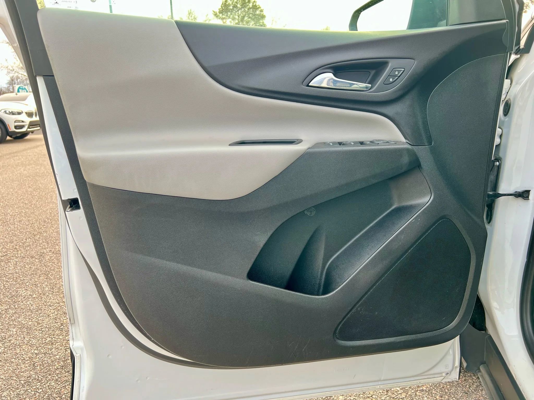 Used 2021 Chevrolet Equinox LS w/ LS Convenience Package image 34