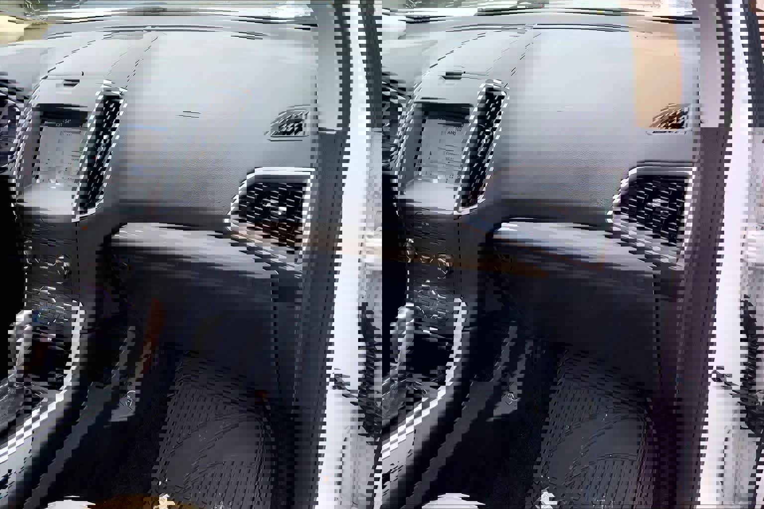 Used 2017 Ford Edge SEL w/ Equipment Group 201A image 19