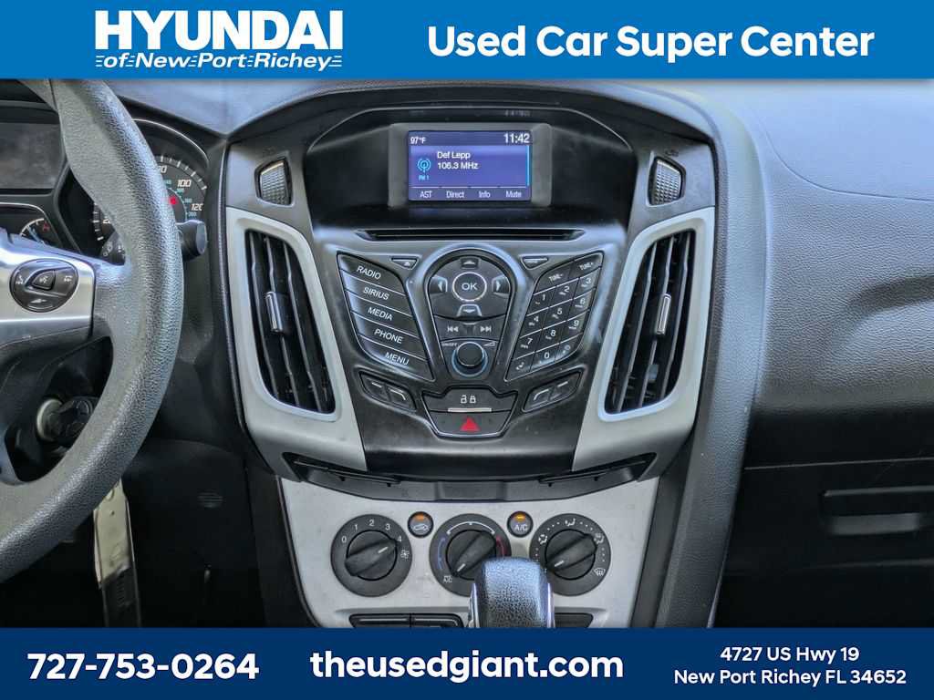 Used 2014 Ford Focus SE FWD image 18