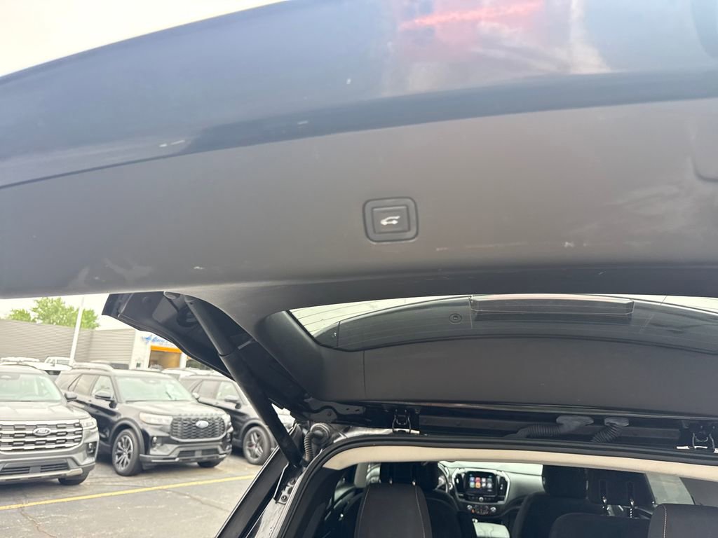 Used 2018 Chevrolet Traverse LT FWD image 15