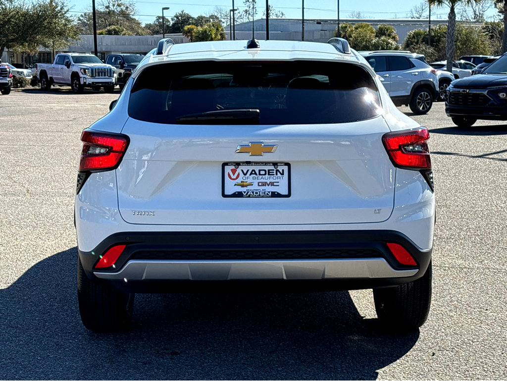 New 2025 Chevrolet Trax LT w/ Driver Confidence Package image 31