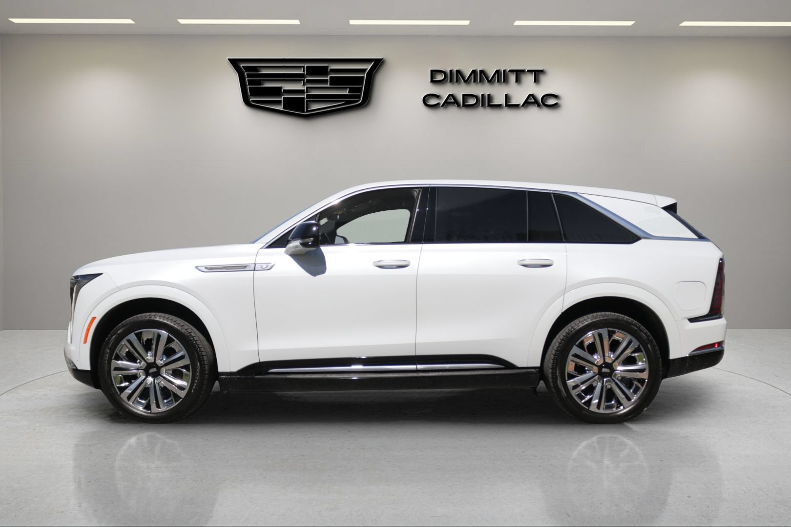Certified 2026 Cadillac Escalade IQ Luxury 2 w/ LPO, Radiant Package AWD/4WD image 8
